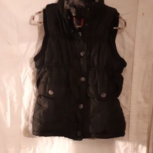 Black puffy vest Girls 10-12 medium